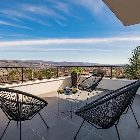 빌라 Karin-new,55m2 Pool,playground,amazing View, *